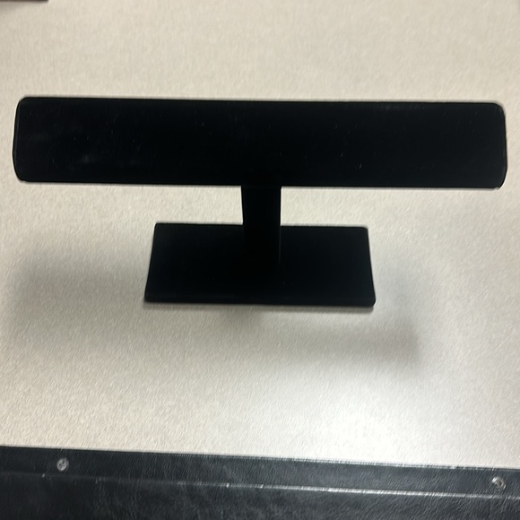 Bracelet display and shelf with hooks to hang necklaces - Picture 3 of 6